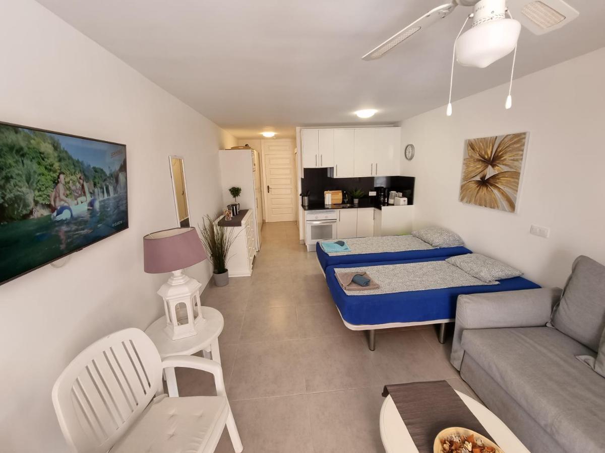 Studio No 2 Just 100 To Beach And Sea, Large Terrace, Heated Pool, Wifi, Aircondition For A Fee 美洲海滩 外观 照片