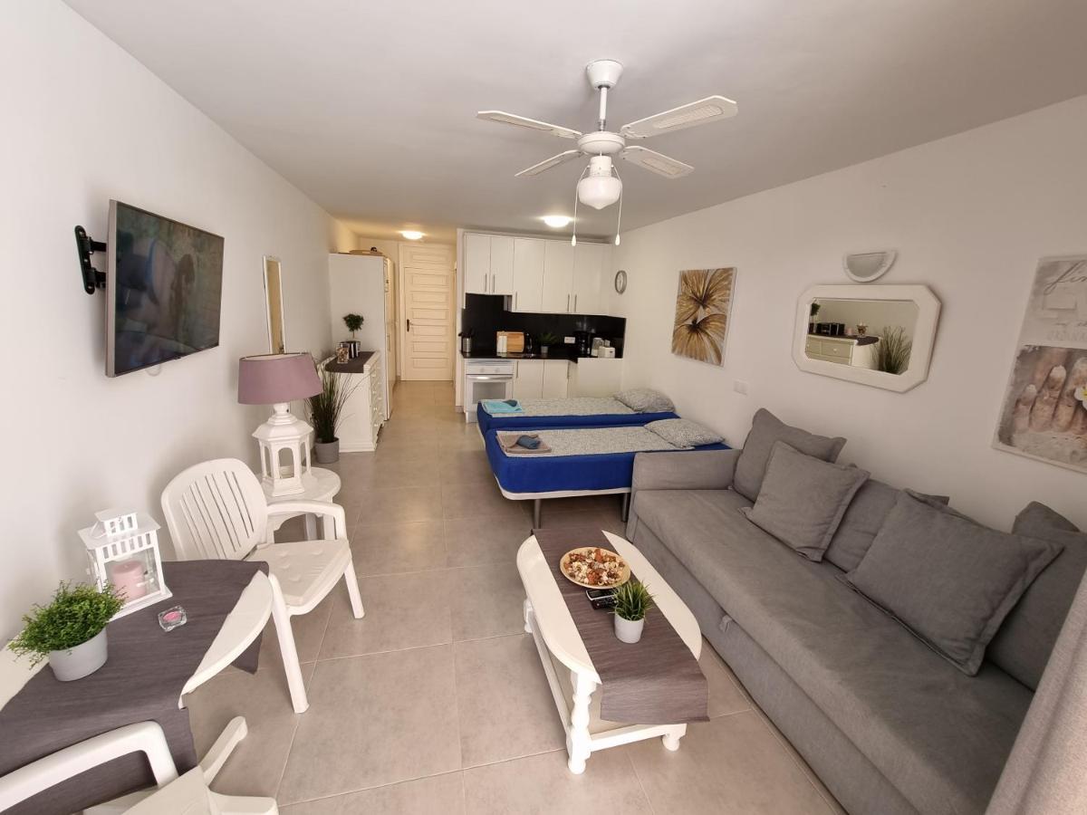 Studio No 2 Just 100 To Beach And Sea, Large Terrace, Heated Pool, Wifi, Aircondition For A Fee 美洲海滩 外观 照片