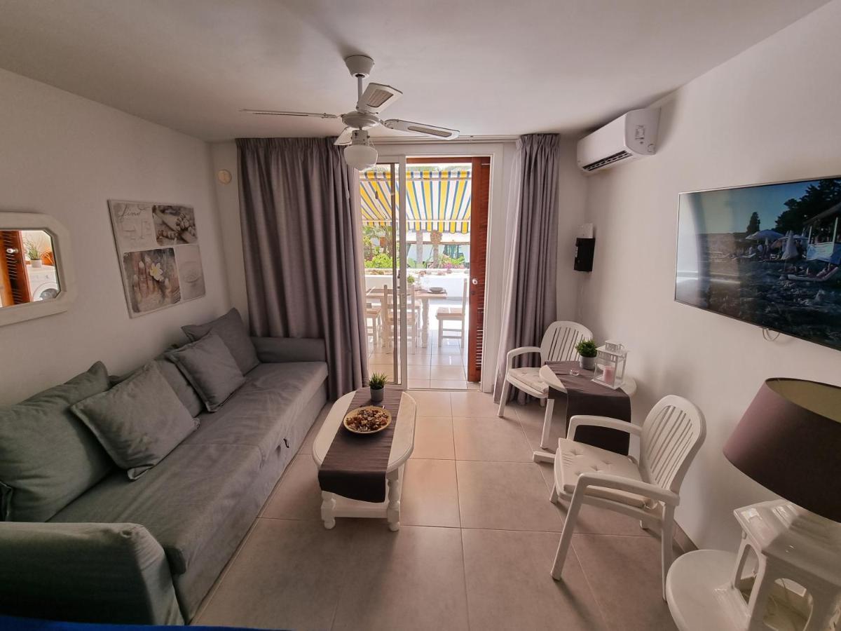 Studio No 2 Just 100 To Beach And Sea, Large Terrace, Heated Pool, Wifi, Aircondition For A Fee 美洲海滩 外观 照片